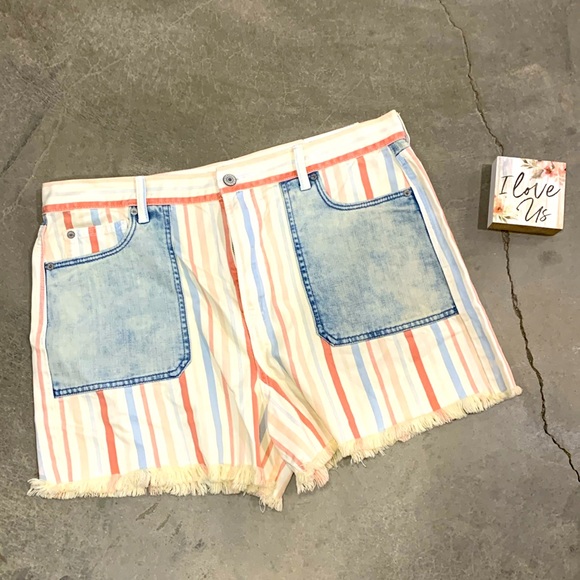American Eagle Outfitters Pants - American Eagle Mom shorts